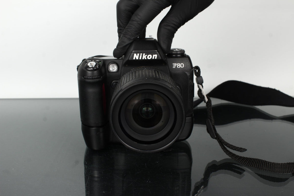 Nikon F80 + Nikkor 18 - 135mm 1:3.5 - 5.6G - Dutch|Thrift