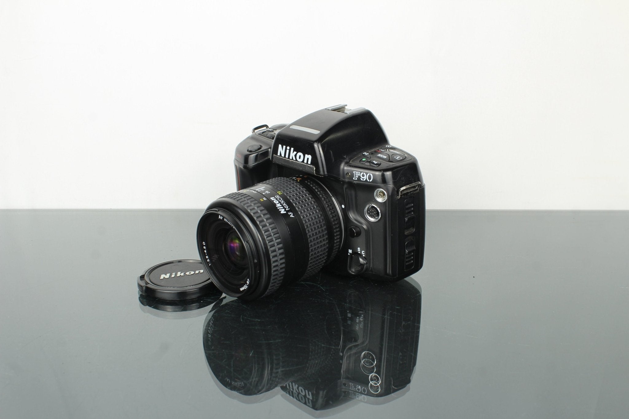 Nikon F90 + AF Nikkor 28-70mm 1:3.5-4.5 D lens – Dutch|Thrift