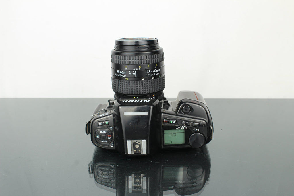 Nikon F90 + AF Nikkor 28 - 70mm 1:3.5 - 4.5 D lens - Dutch|Thrift
