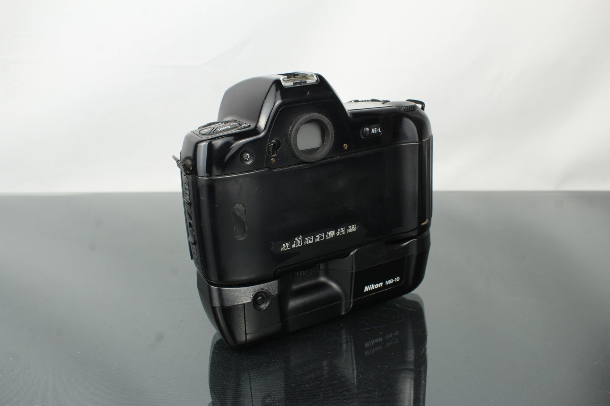 Nikon F90X + Nikkor 35 - 70mm 1:3.3 - 4.5 lens - Dutch|Thrift