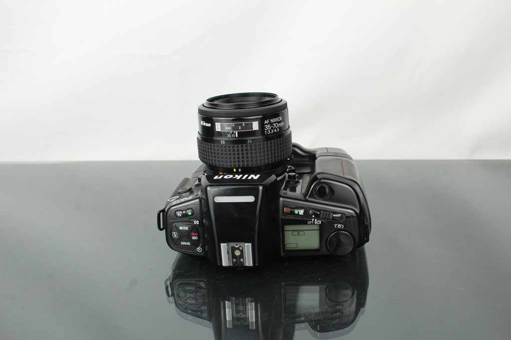 Nikon F90X + Nikkor 35 - 70mm 1:3.3 - 4.5 lens - Dutch|Thrift
