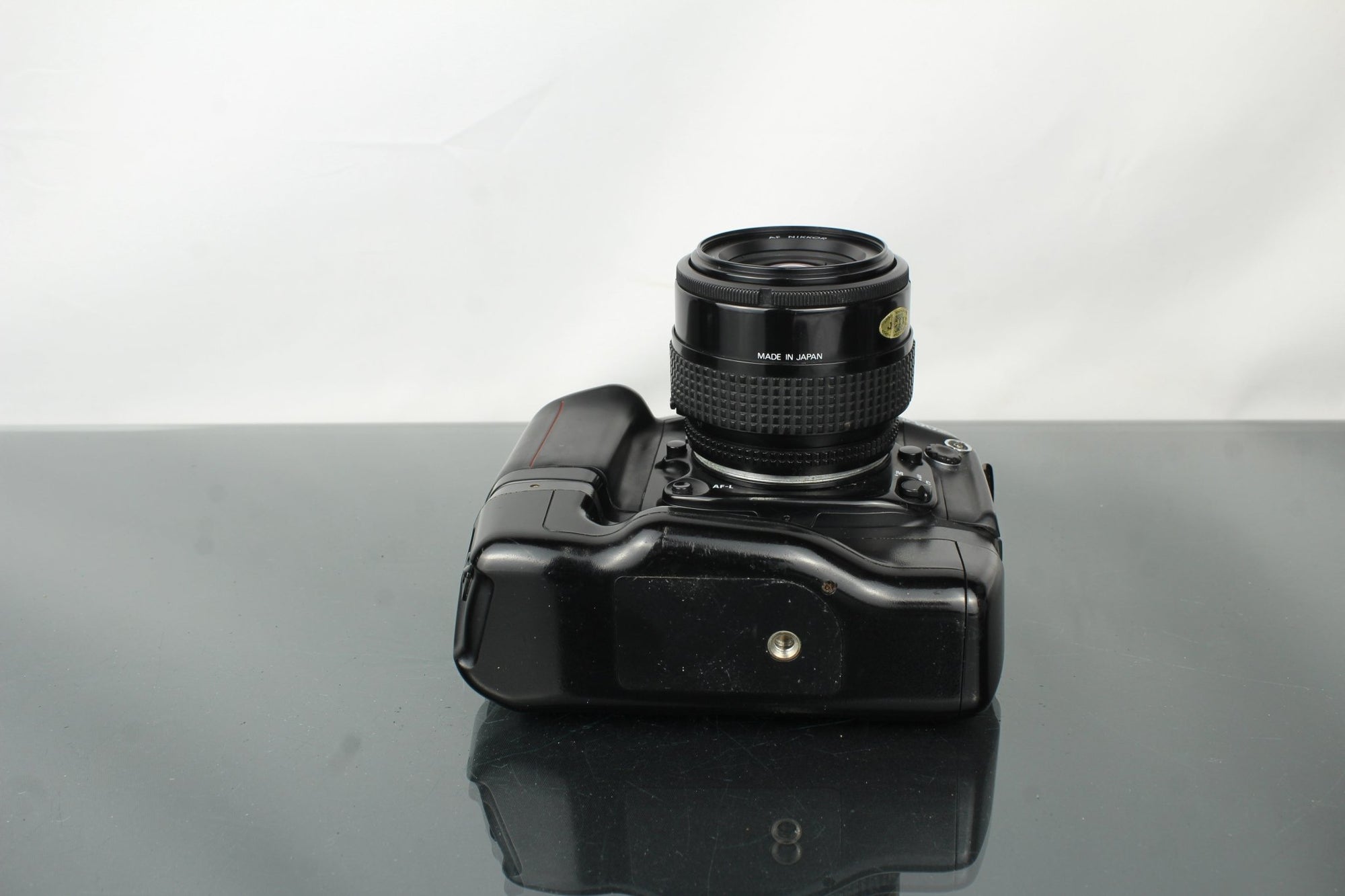 Nikon F90X + Nikkor 35 - 70mm 1:3.3 - 4.5 lens - Dutch|Thrift