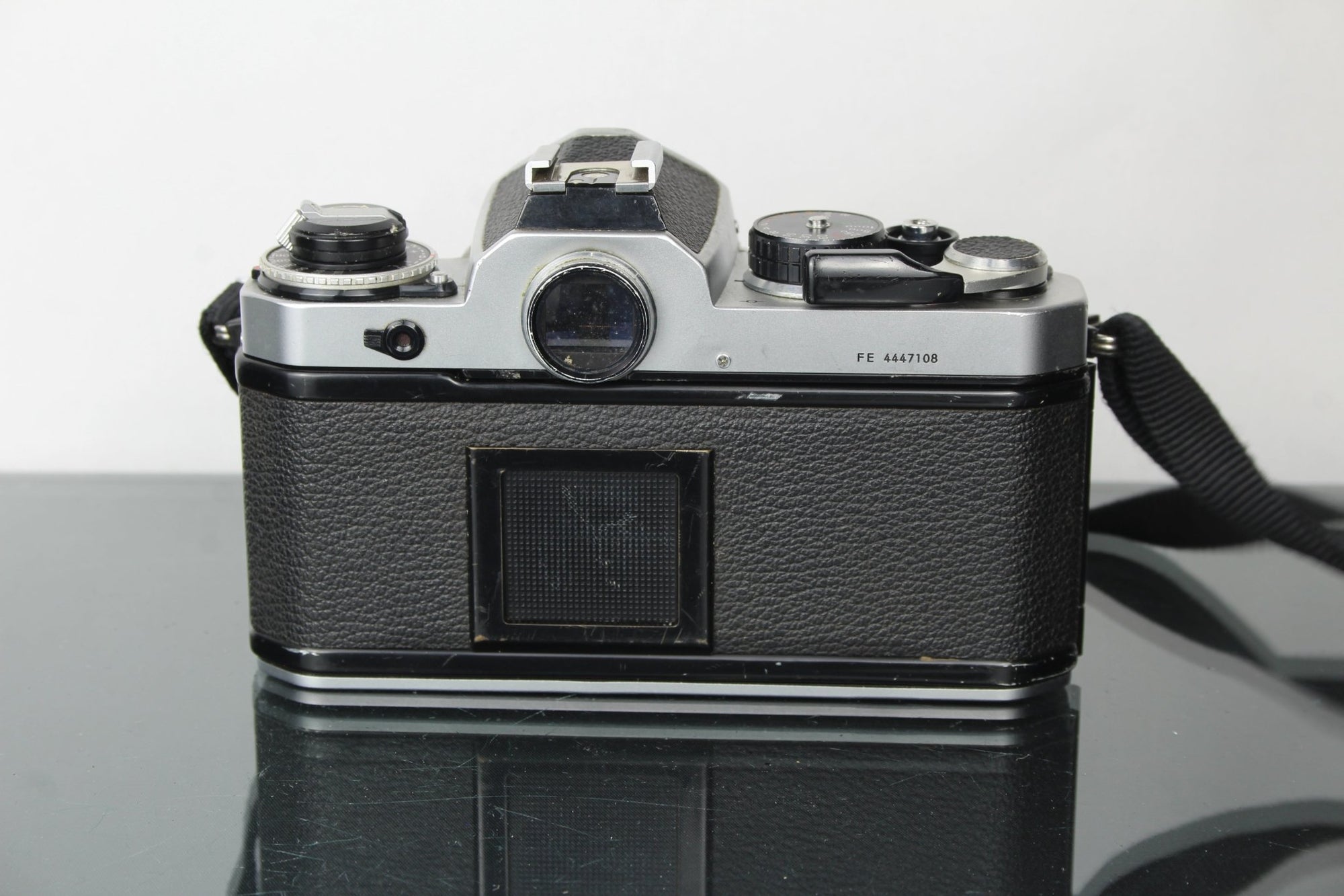 Nikon FE + 50mm f/1.8 Nikon lens - Dutch|Thrift