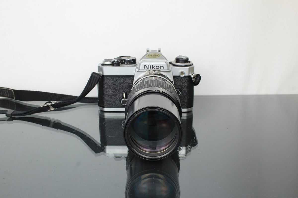 Nikon FE + Nikkor 200mm 1:4 lens - Dutch|Thrift