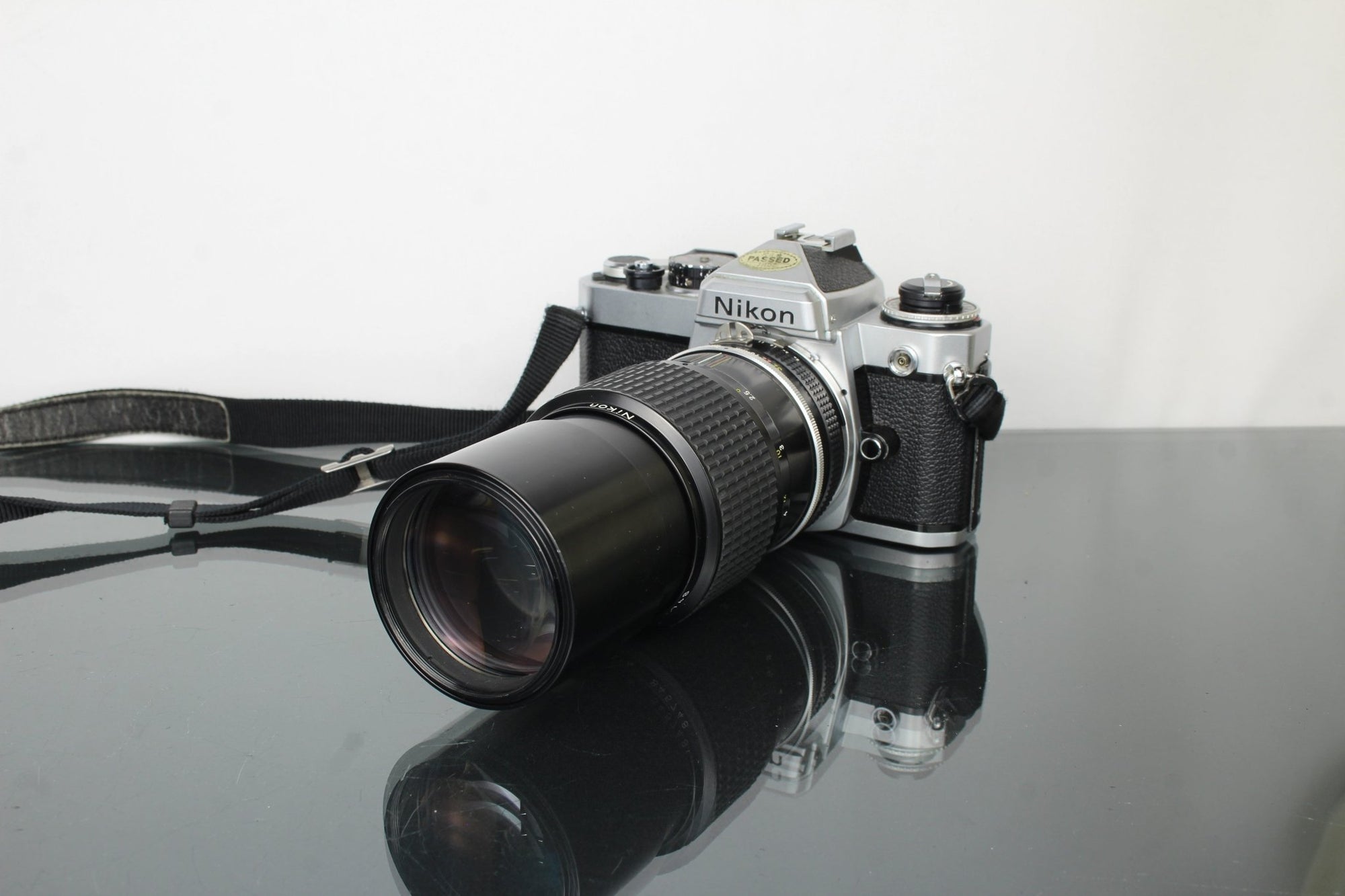 Nikon FE + Nikkor 200mm 1:4 lens - Dutch|Thrift