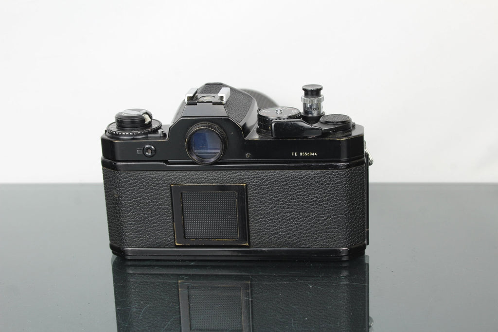 Nikon FE + Nikkor 43 - 86mm 1:3.5 lens - Dutch|Thrift
