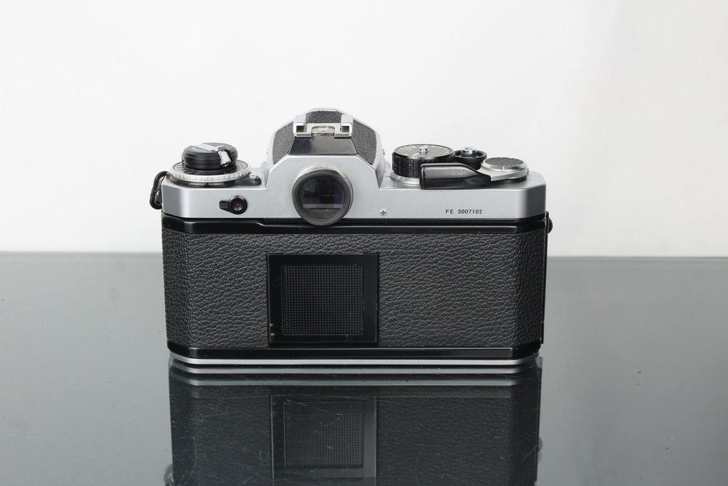 Nikon FE + Nikkor - H 28mm f/3.5 lens - Dutch|Thrift