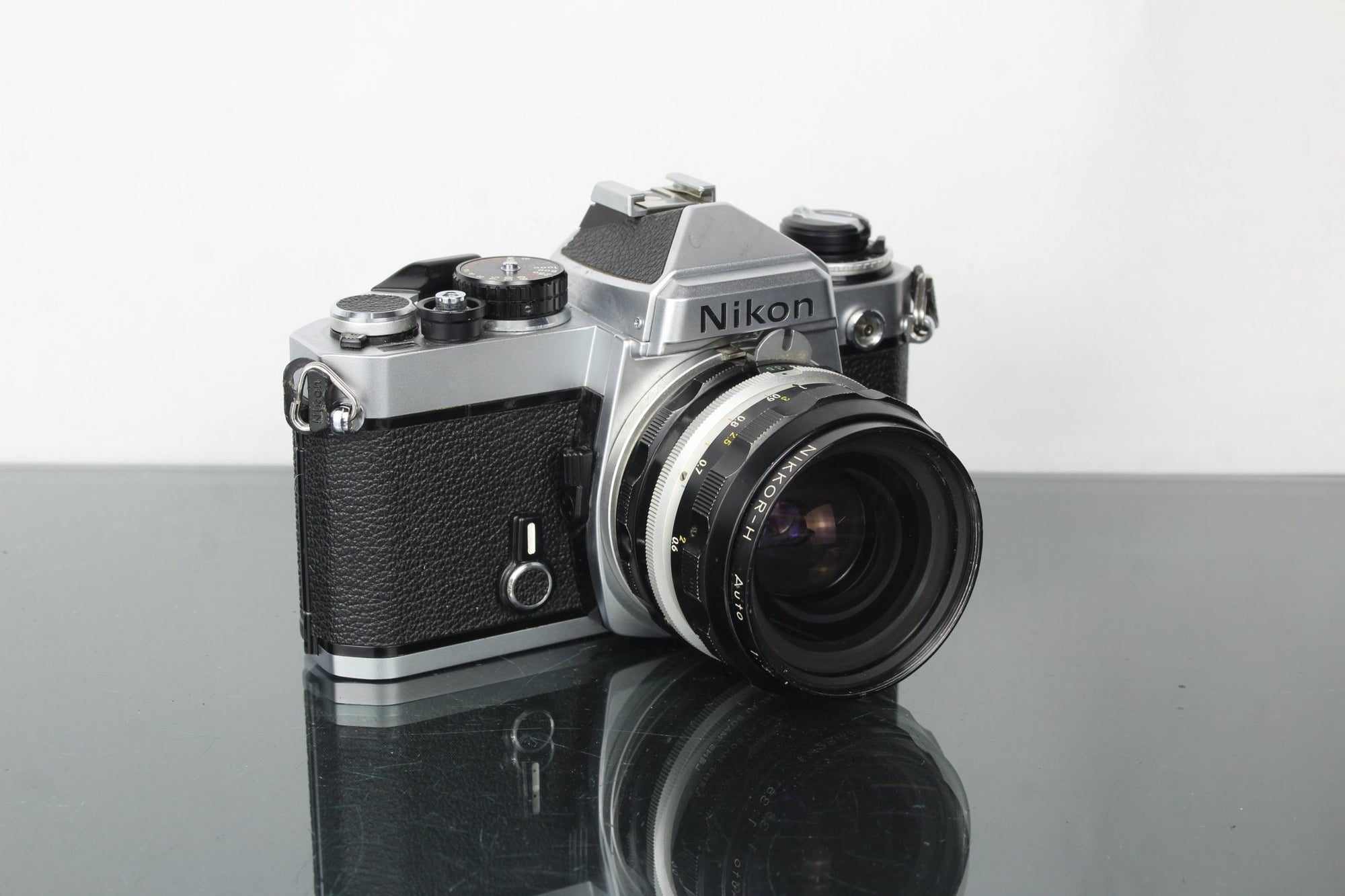 Nikon FE + Nikkor - H 28mm f/3.5 lens - Dutch|Thrift