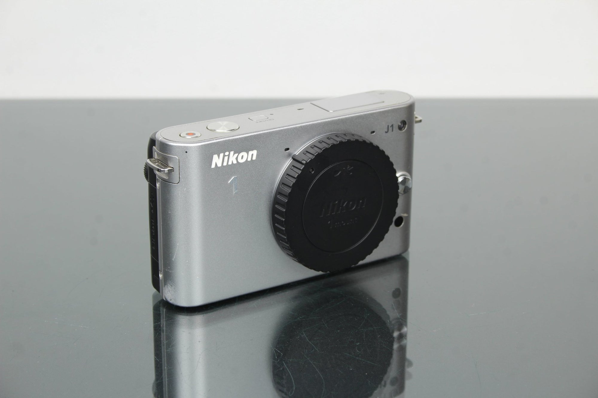 Nikon J1 - Dutch|Thrift