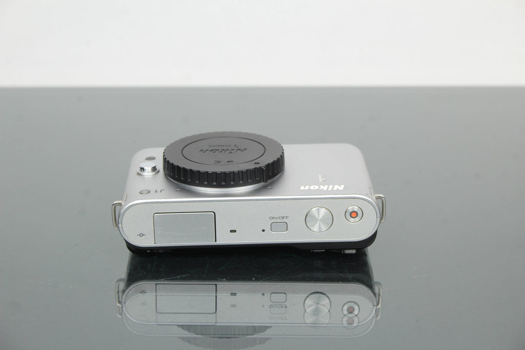 Nikon J1 - Dutch|Thrift