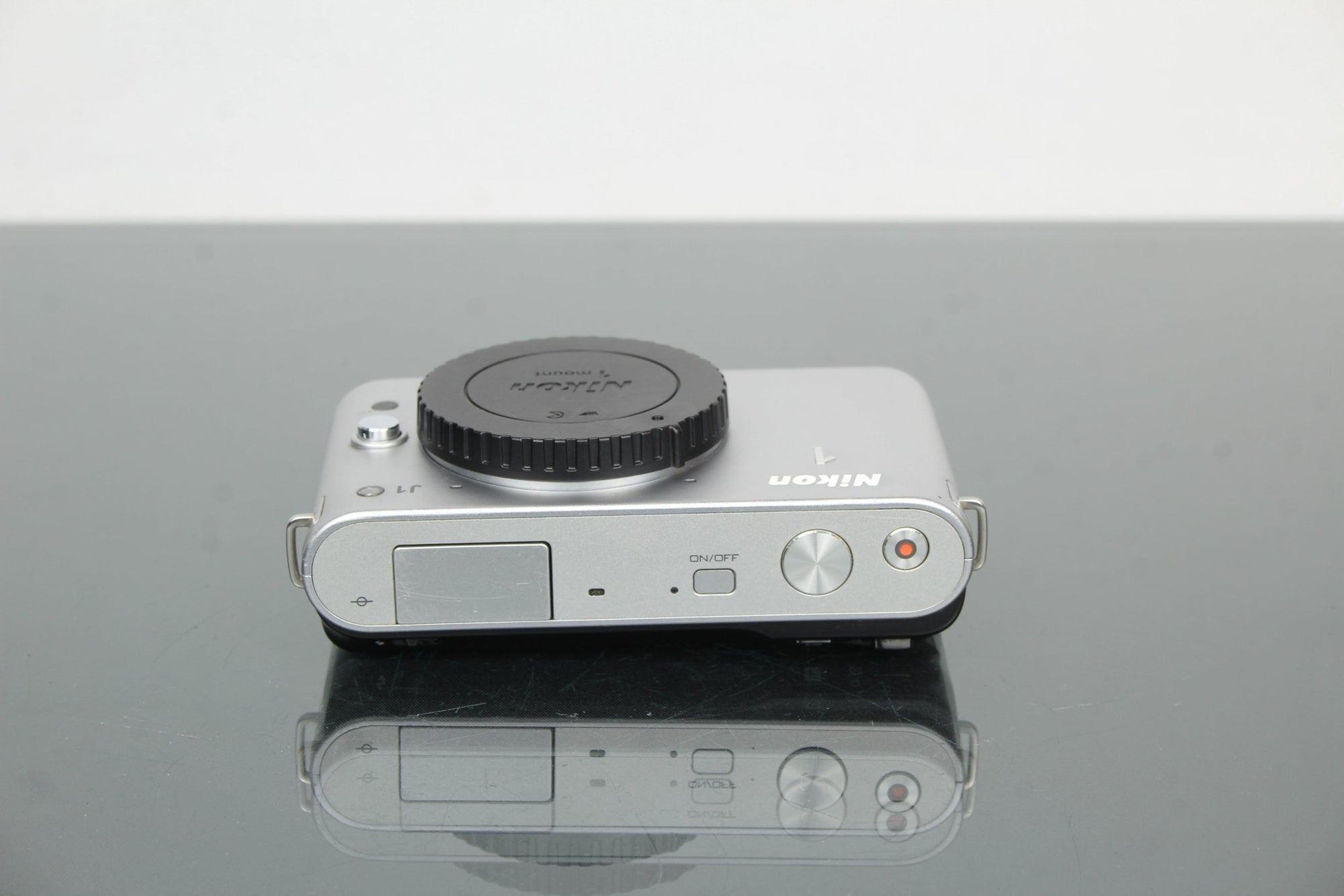 Nikon J1 - Dutch|Thrift