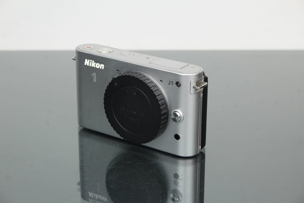 Nikon J1 - Dutch|Thrift
