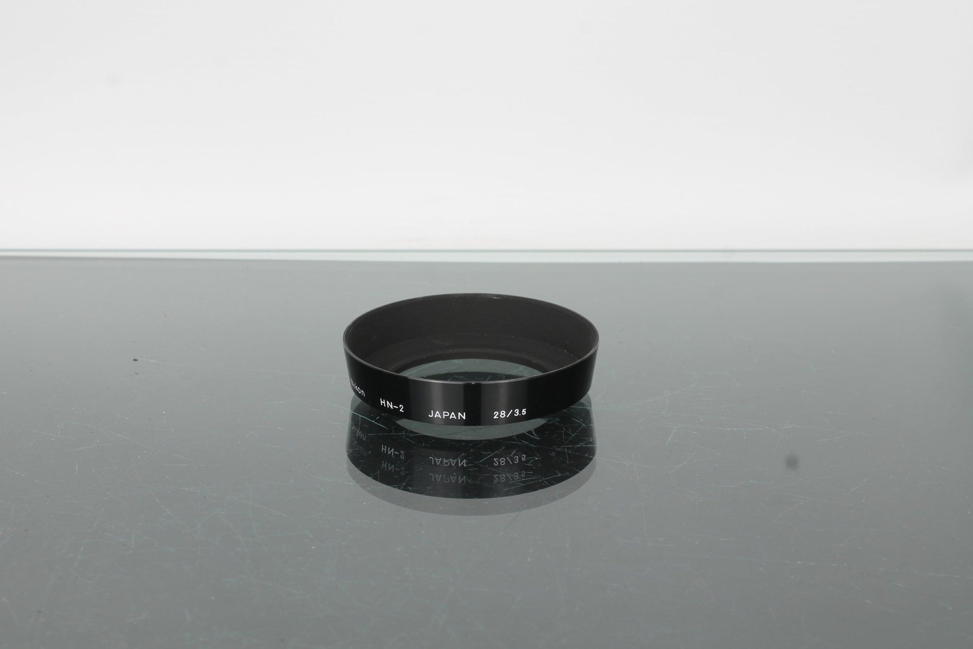 Nikon Lens Hood Screw - in Type - Dutch|Thrift