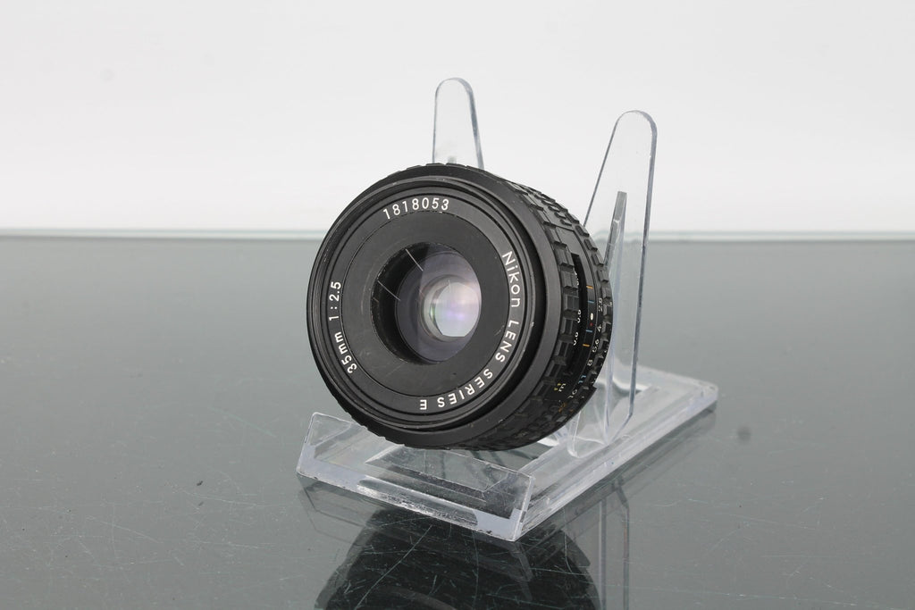 Nikon Lens Series E 35mm 1:2.5 - Dutch|Thrift