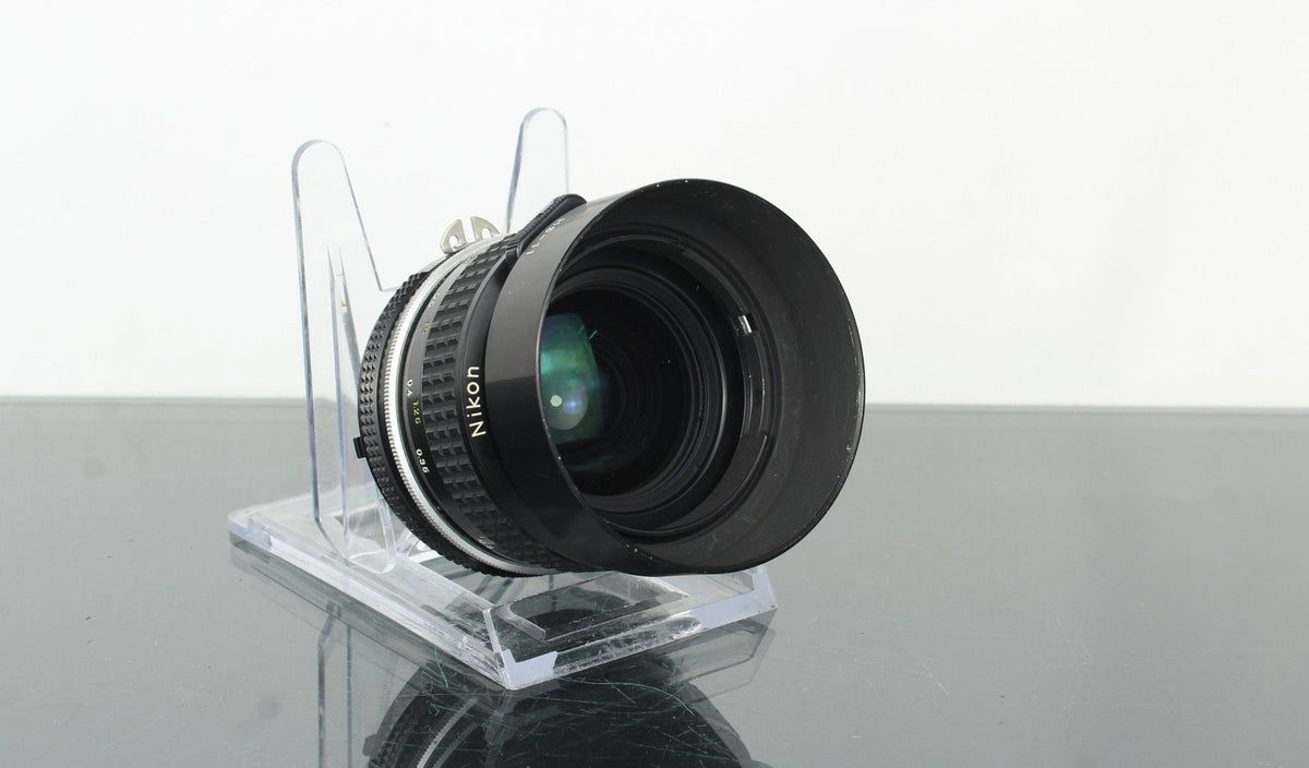 Nikon Nikkor 28mm 1:2.8 AI Mount - Dutch|Thrift