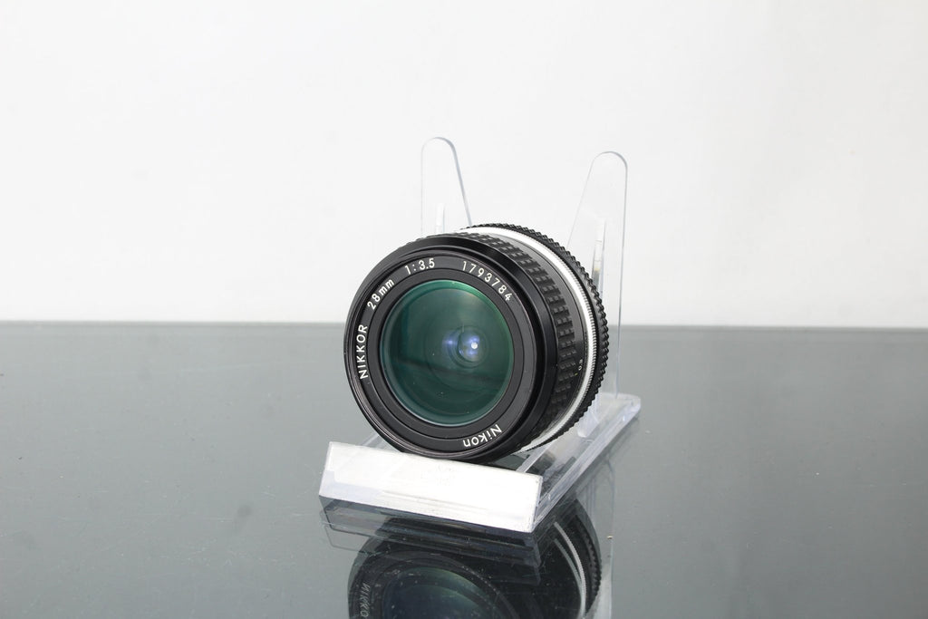 Nikon Nikkor 28mm 1:3.5 F Mount - Dutch|Thrift
