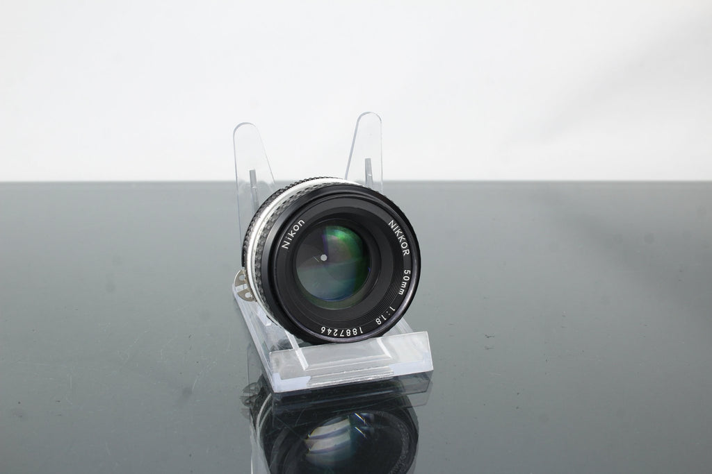 Nikon Nikkor 50mm 1:1.8 Nikon F - mount - Dutch|Thrift