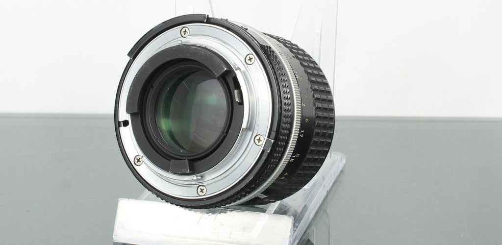 Nikon Nikkor 85mm 1:2 Nikon F Mount - Dutch|Thrift