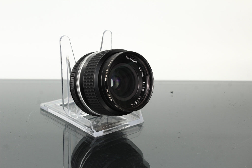 Nikon Nikkor F 35mm 1:2.8 - Dutch|Thrift