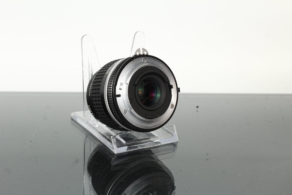 Nikon Nikkor F 35mm 1:2.8 - Dutch|Thrift