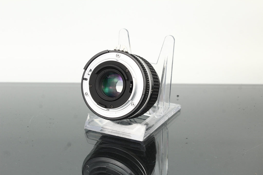 Nikon Nikkor F 35mm 1:2.8 - Dutch|Thrift