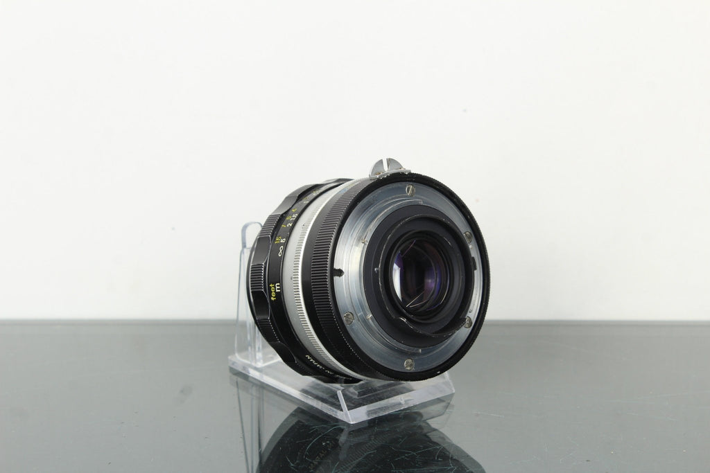 Nikon NIKKOR - N Auto 24mm f/2.8 - Dutch|Thrift