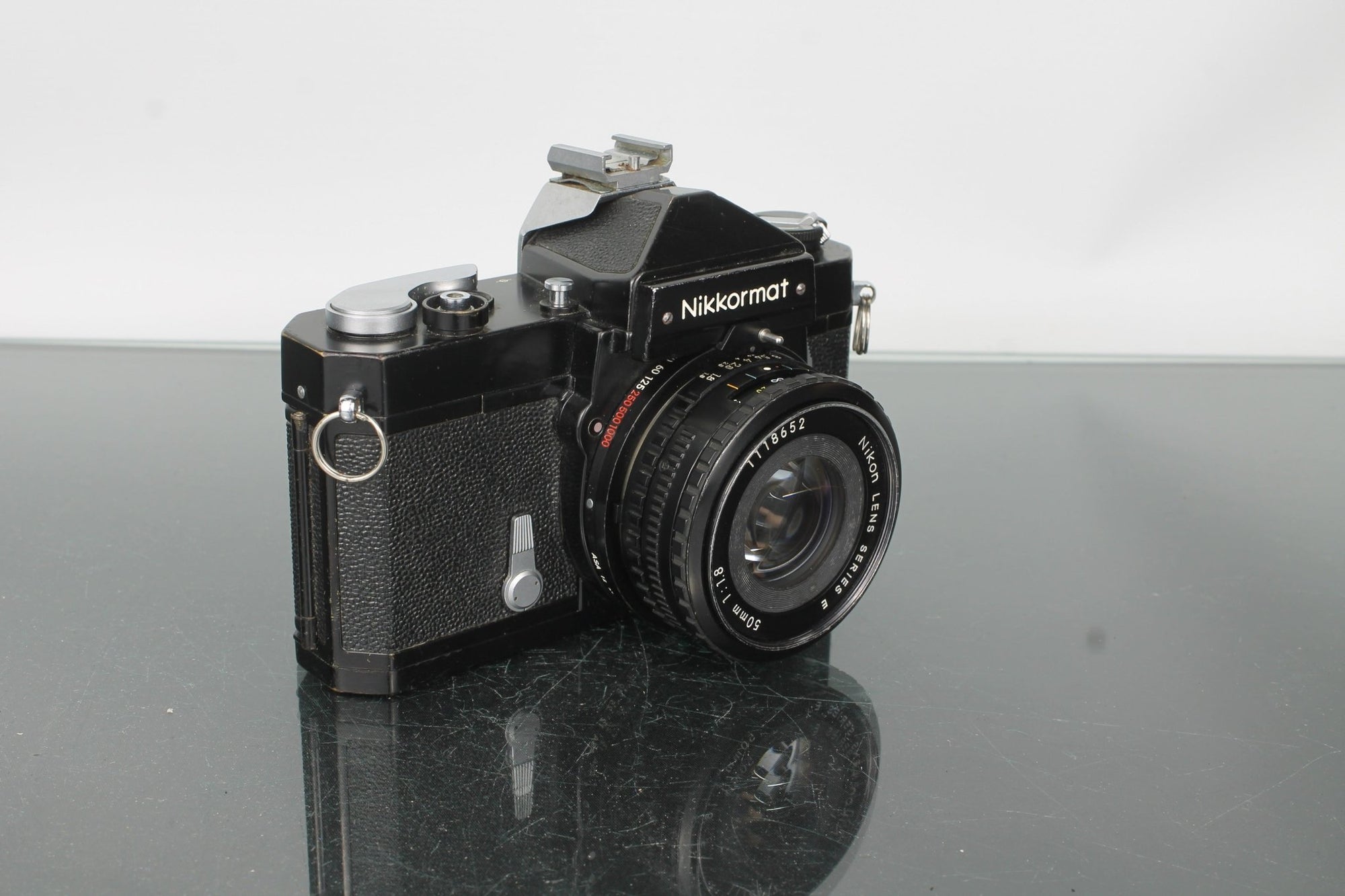 Nikon Nikkormat - Dutch|Thrift