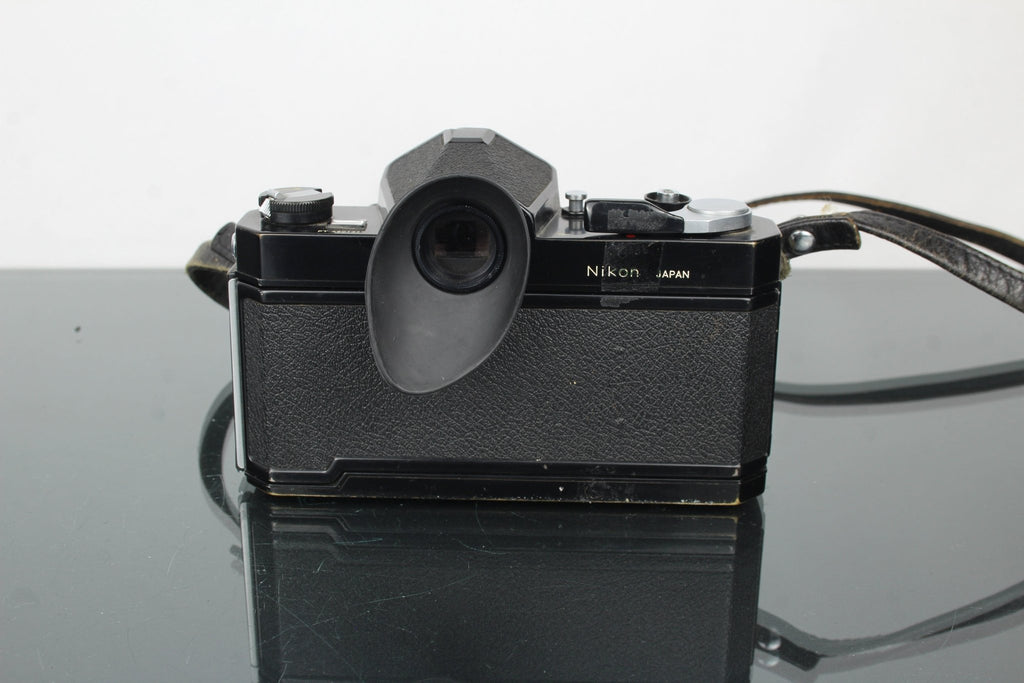 Nikon Nikkormat FT + Nikkor - H.C Auto 50mm f/2 lens - Dutch|Thrift