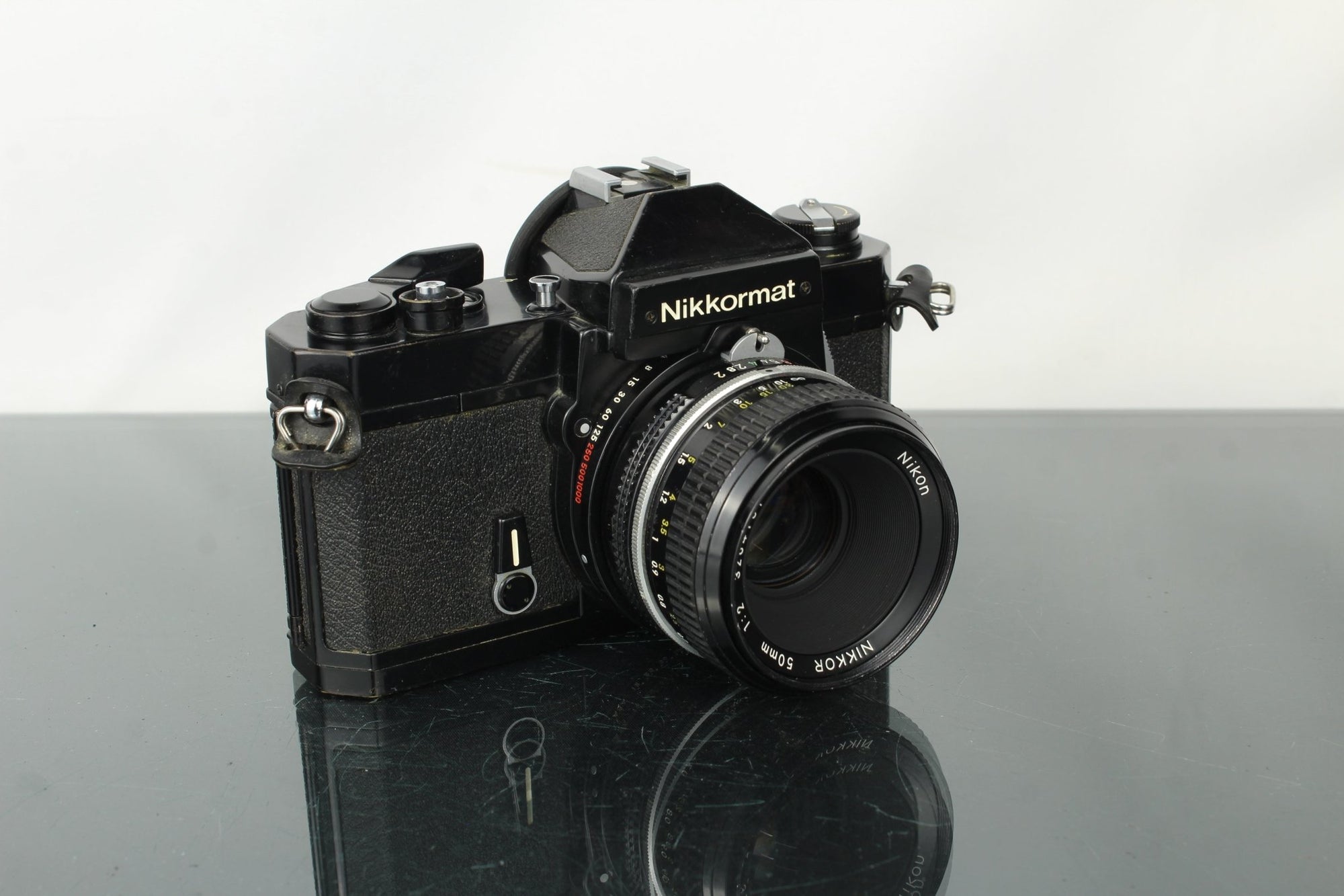 Nikon Nikkormat FT2N + 50mm 1:2 Nikon lens - Dutch|Thrift