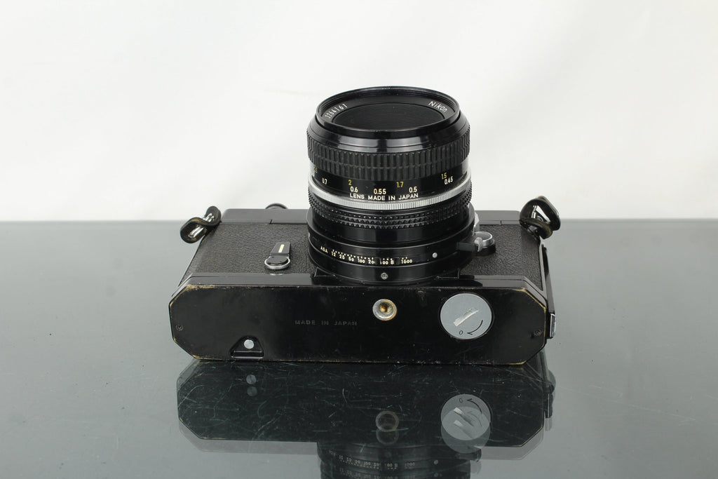 Nikon Nikkormat FT2N + 50mm 1:2 Nikon lens - Dutch|Thrift