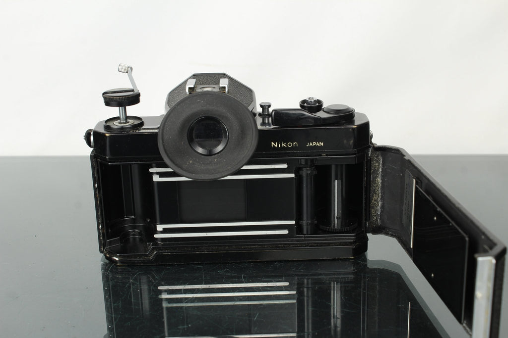 Nikon Nikkormat FT2N + 50mm 1:2 Nikon lens - Dutch|Thrift