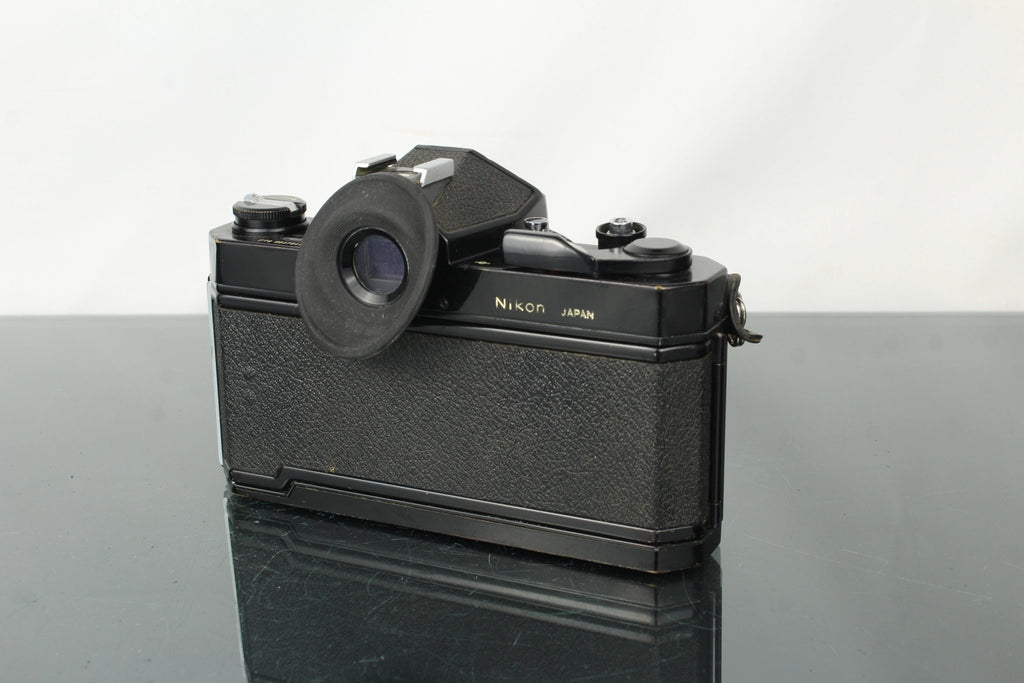 Nikon Nikkormat FT2N + 50mm 1:2 Nikon lens - Dutch|Thrift