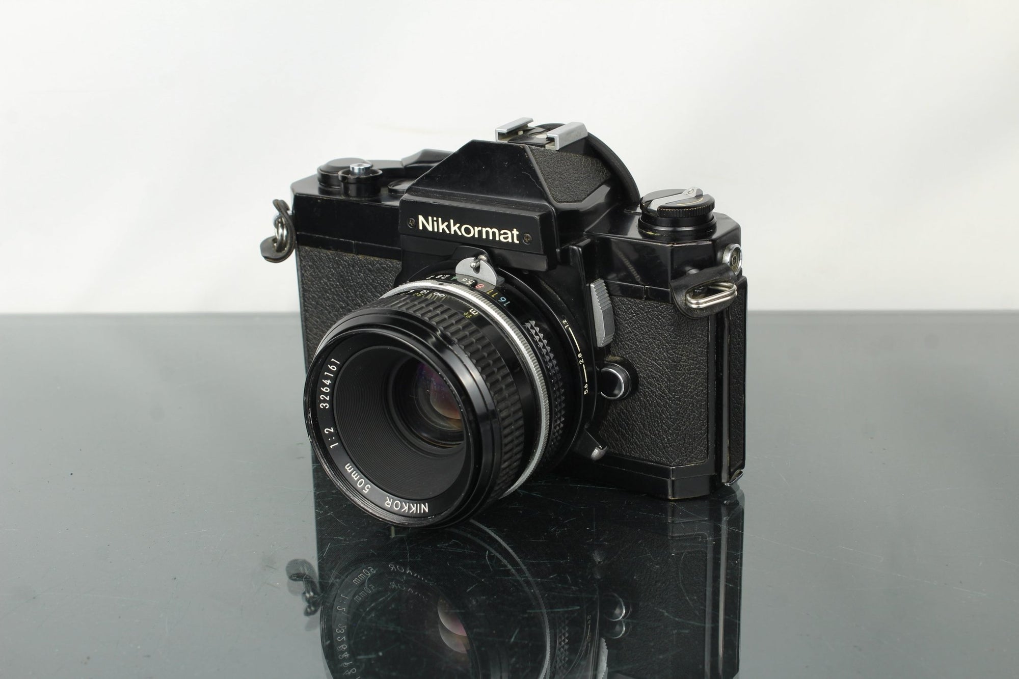 Nikon Nikkormat FT2N + 50mm 1:2 Nikon lens - Dutch|Thrift