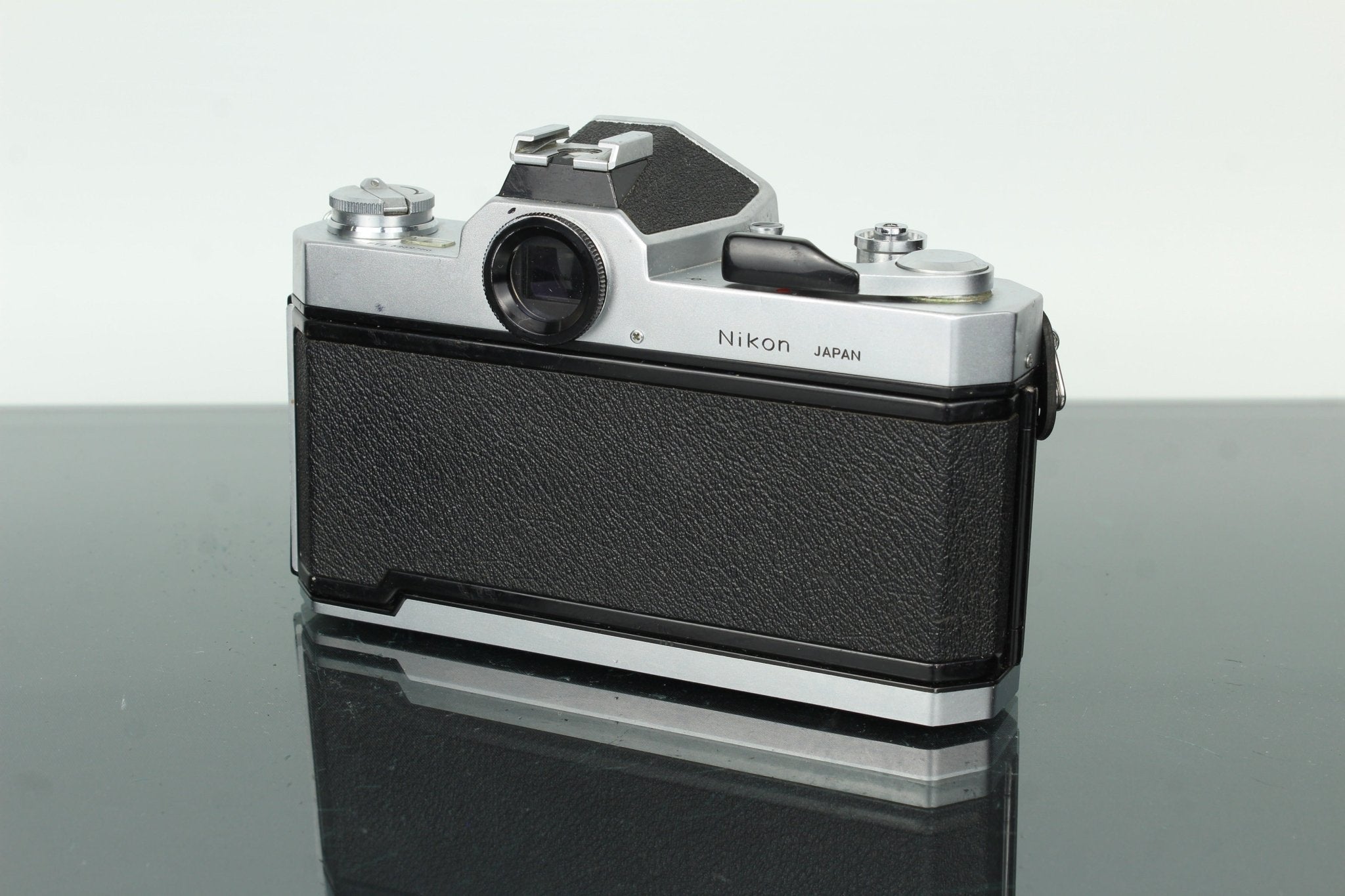 Nikon Nikkormat FT2/FT3 35mm SLR Camera with 50mm f/2 Lens – Dutch