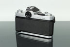 Nikon Nikkormat + Nikkor 1:2 50mm - Dutch|Thrift