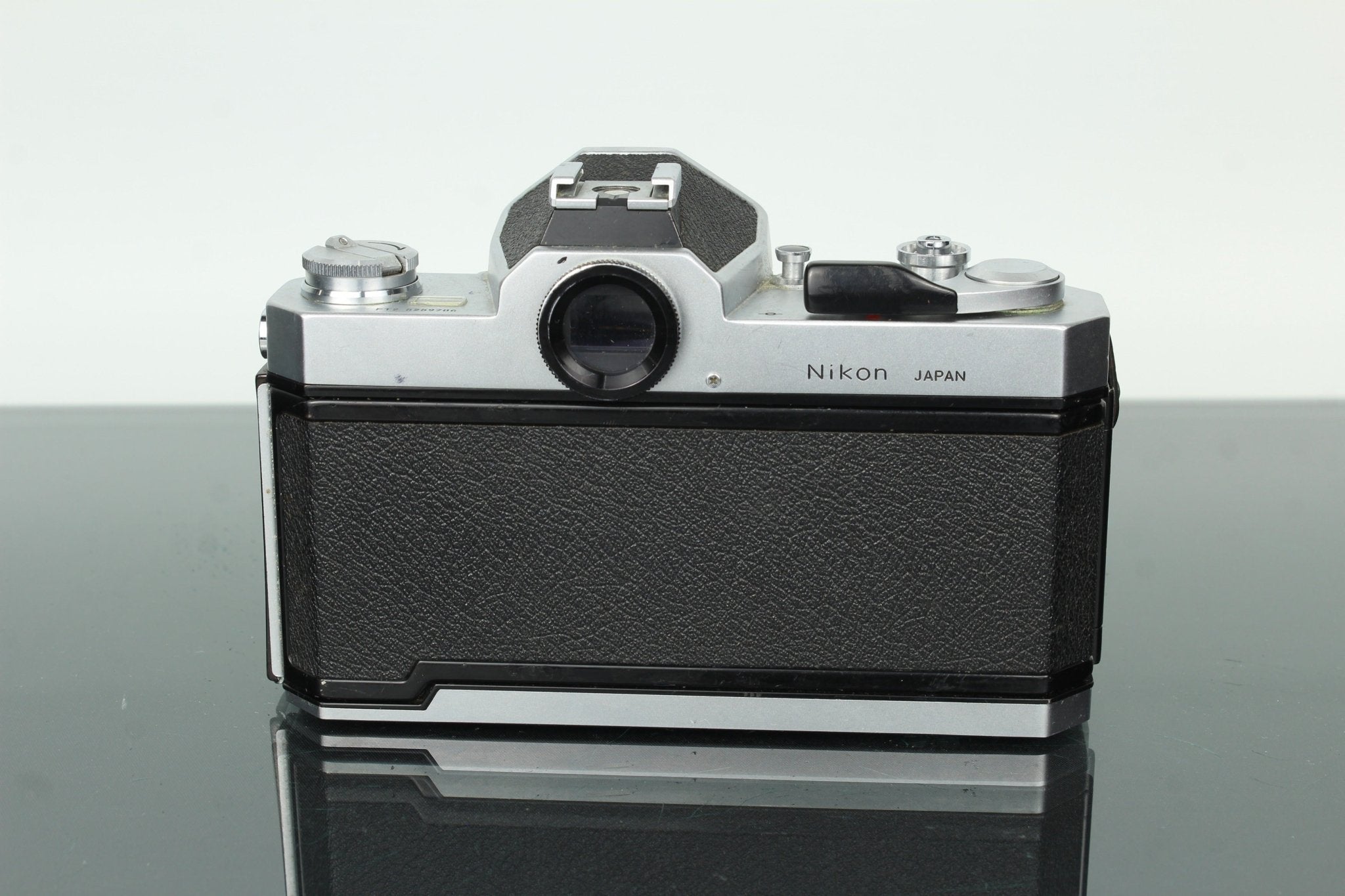 Nikon Nikkormat FT2/FT3 35mm SLR Camera with 50mm f/2 Lens – Dutch