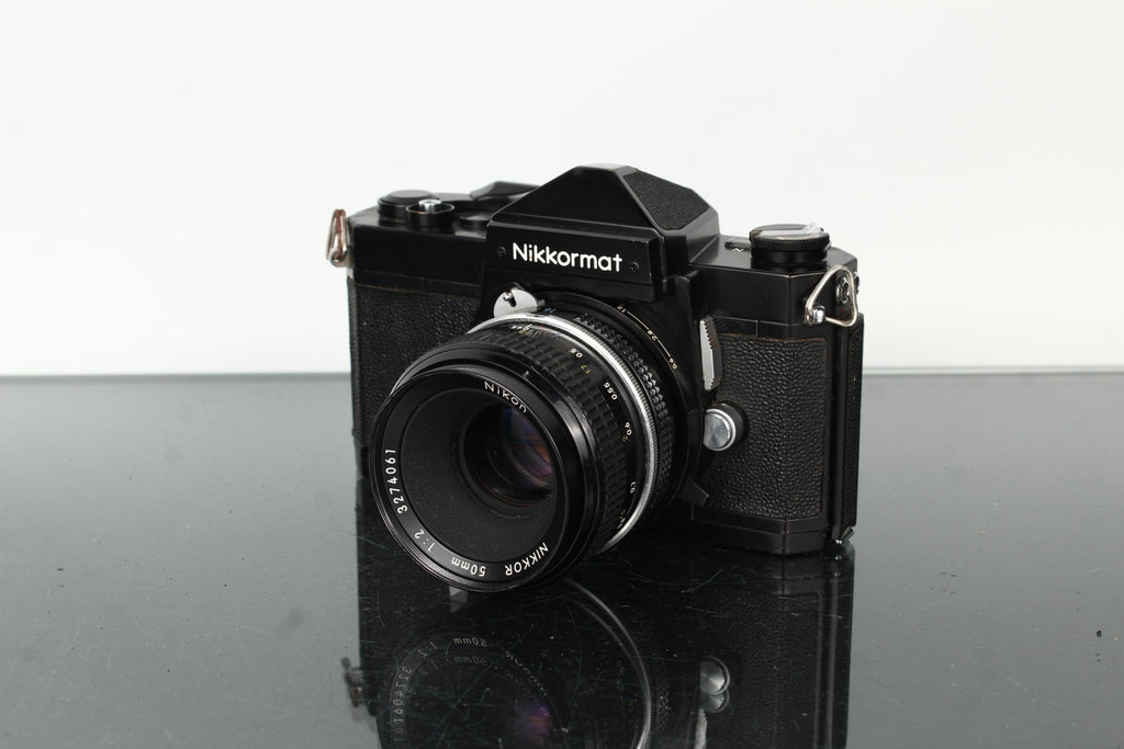 Nikon Nikkormat + Nikkor 1:2 50mm - Dutch|Thrift