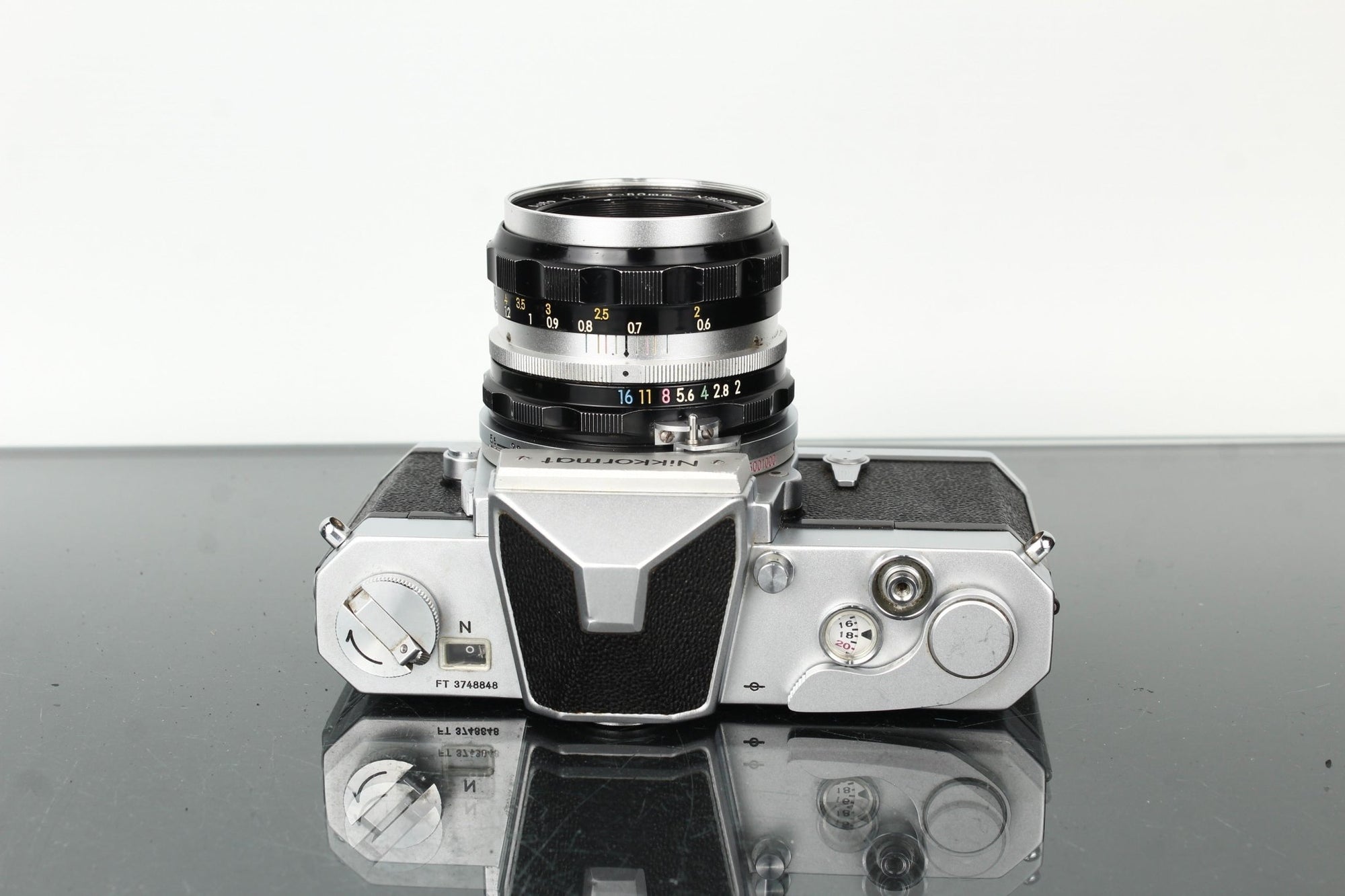 Nikon Nikkormat + Nikkor - H Auto 1:2 50mm - Dutch|Thrift