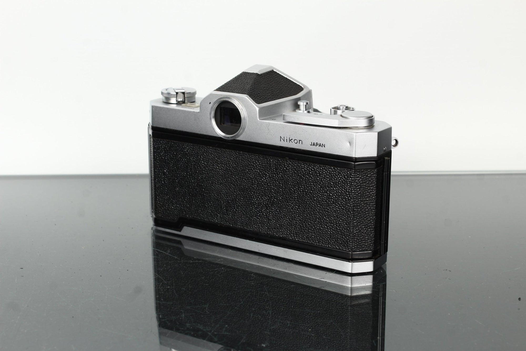 Nikon Nikkormat + Nikkor - H Auto 1:2 50mm - Dutch|Thrift
