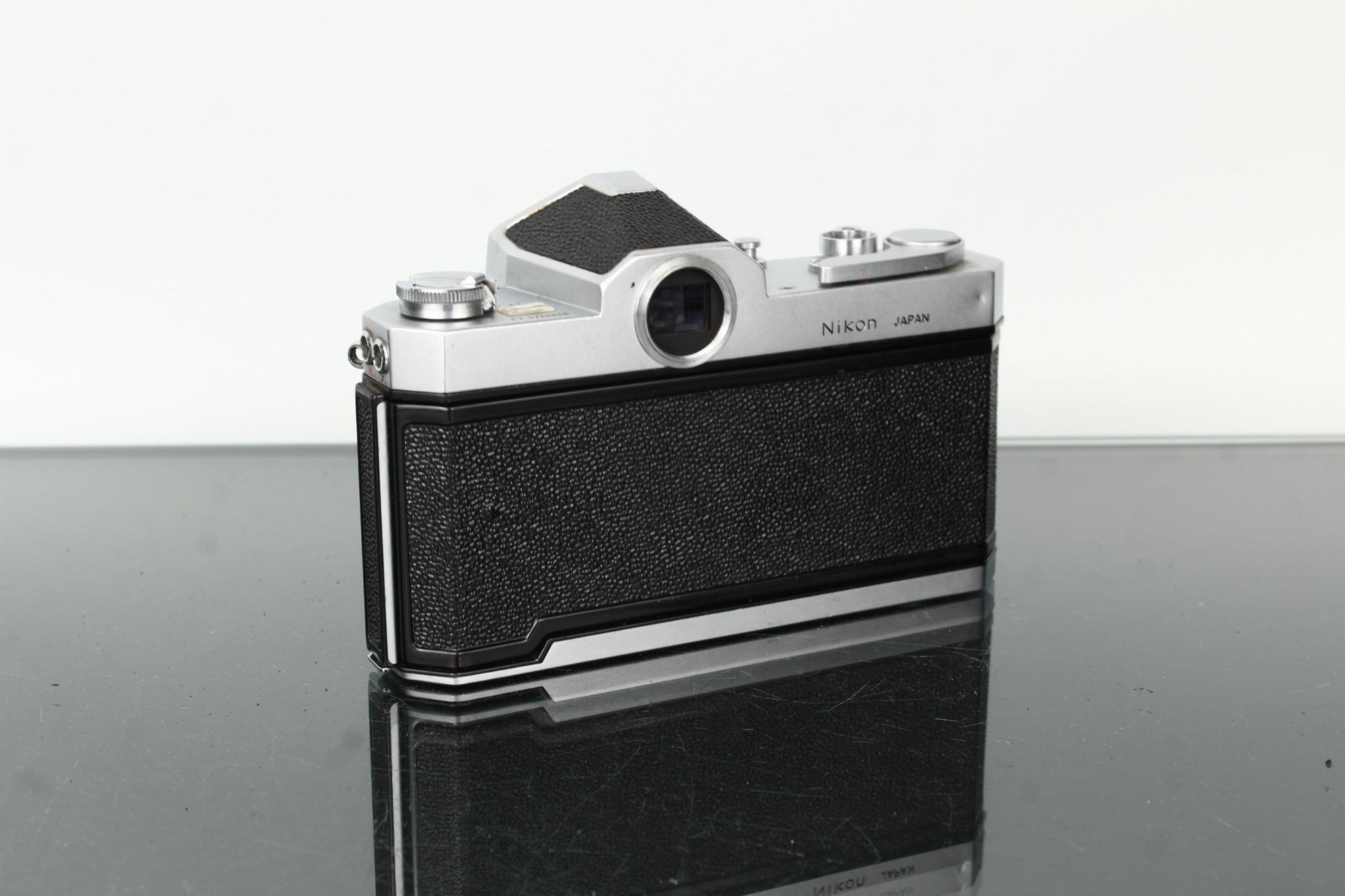 Nikon Nikkormat + Nikkor - H Auto 1:2 50mm - Dutch|Thrift