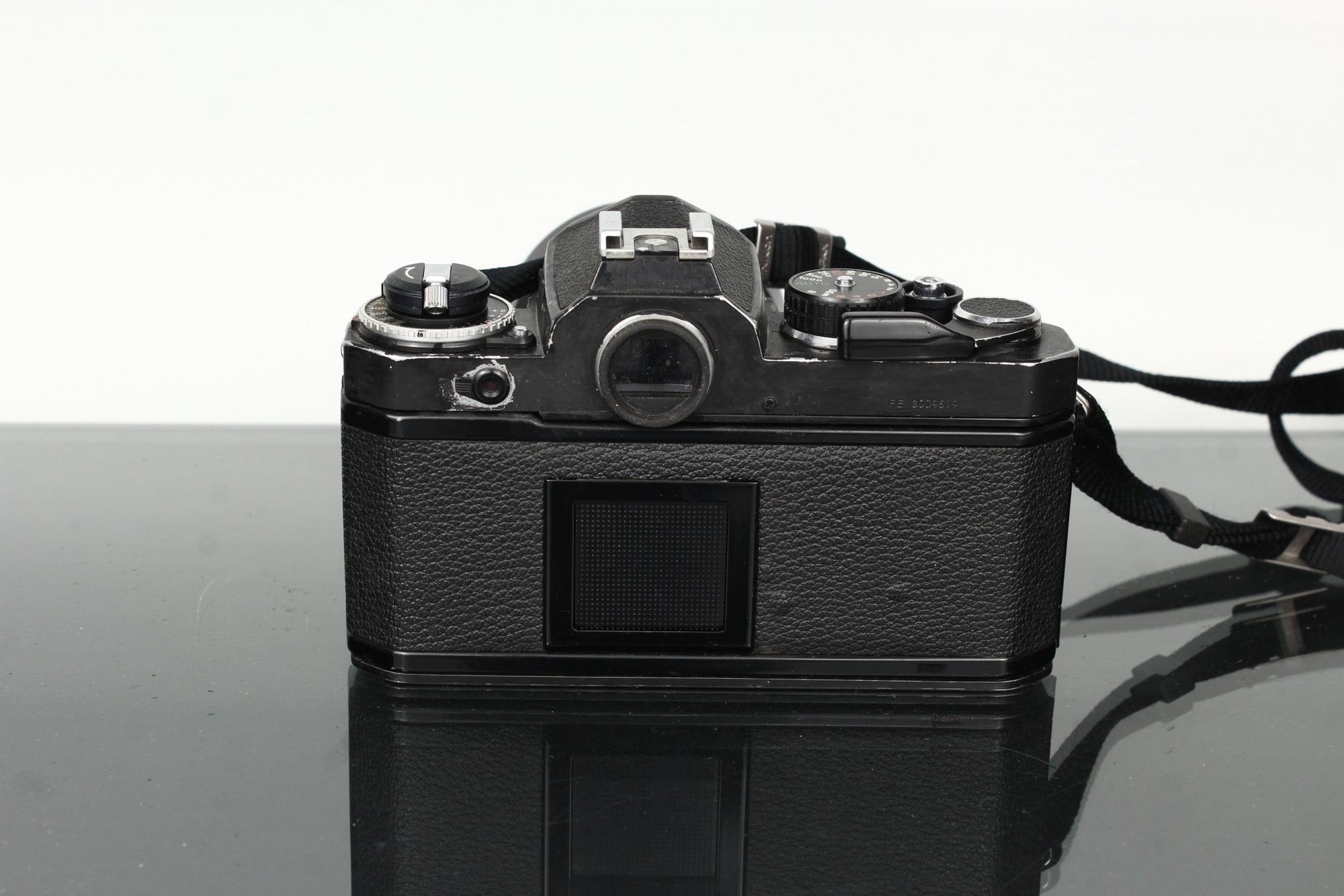 Nikon PE + Nikon Lens Series E 100mm f/2.8 - Dutch|Thrift