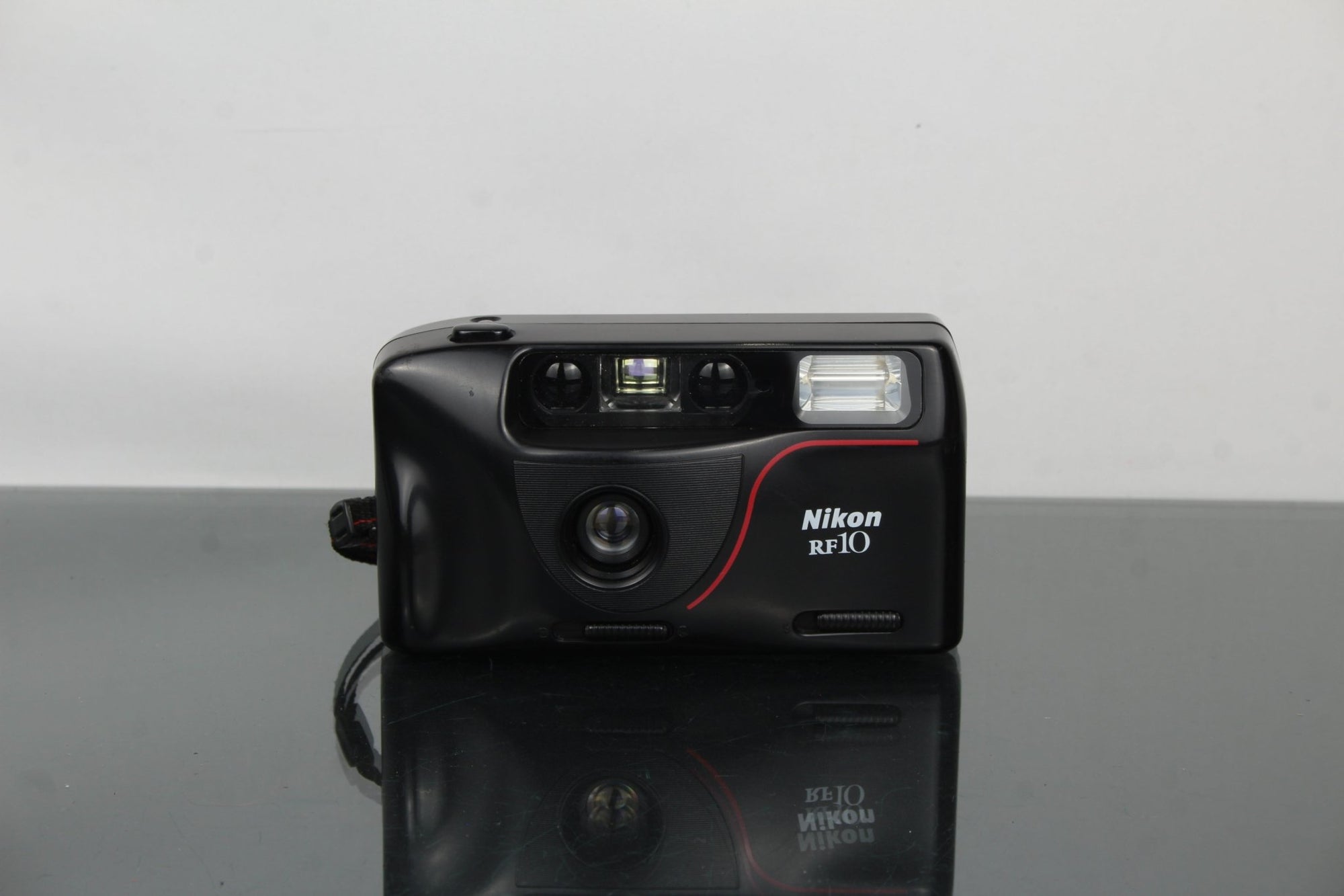 Nikon RF10 - Dutch|Thrift