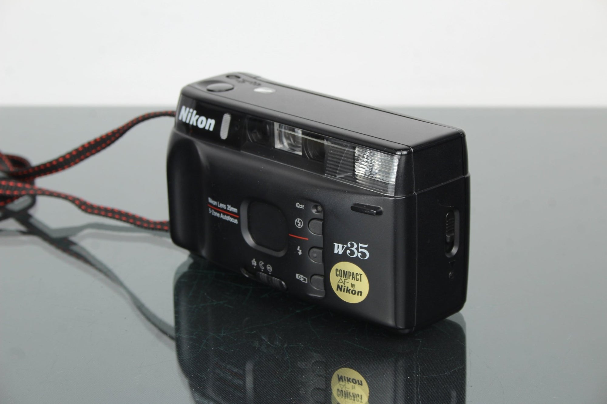 Nikon W35 - Dutch|Thrift