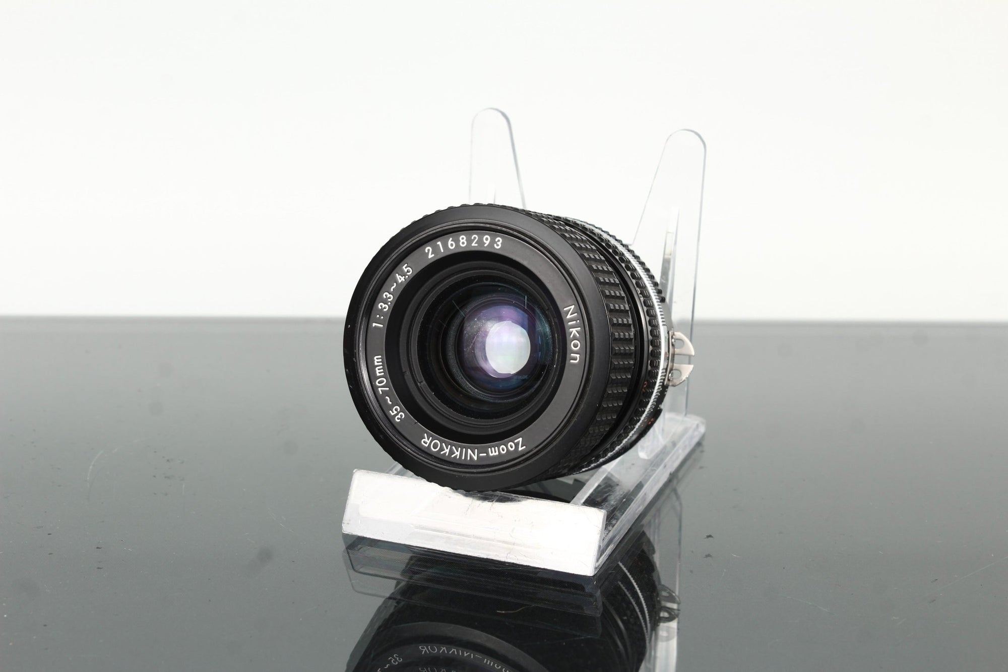 Nikon Zoom - Nikkor 35 - 70mm 1:3.3 - 4.5 - Dutch|Thrift