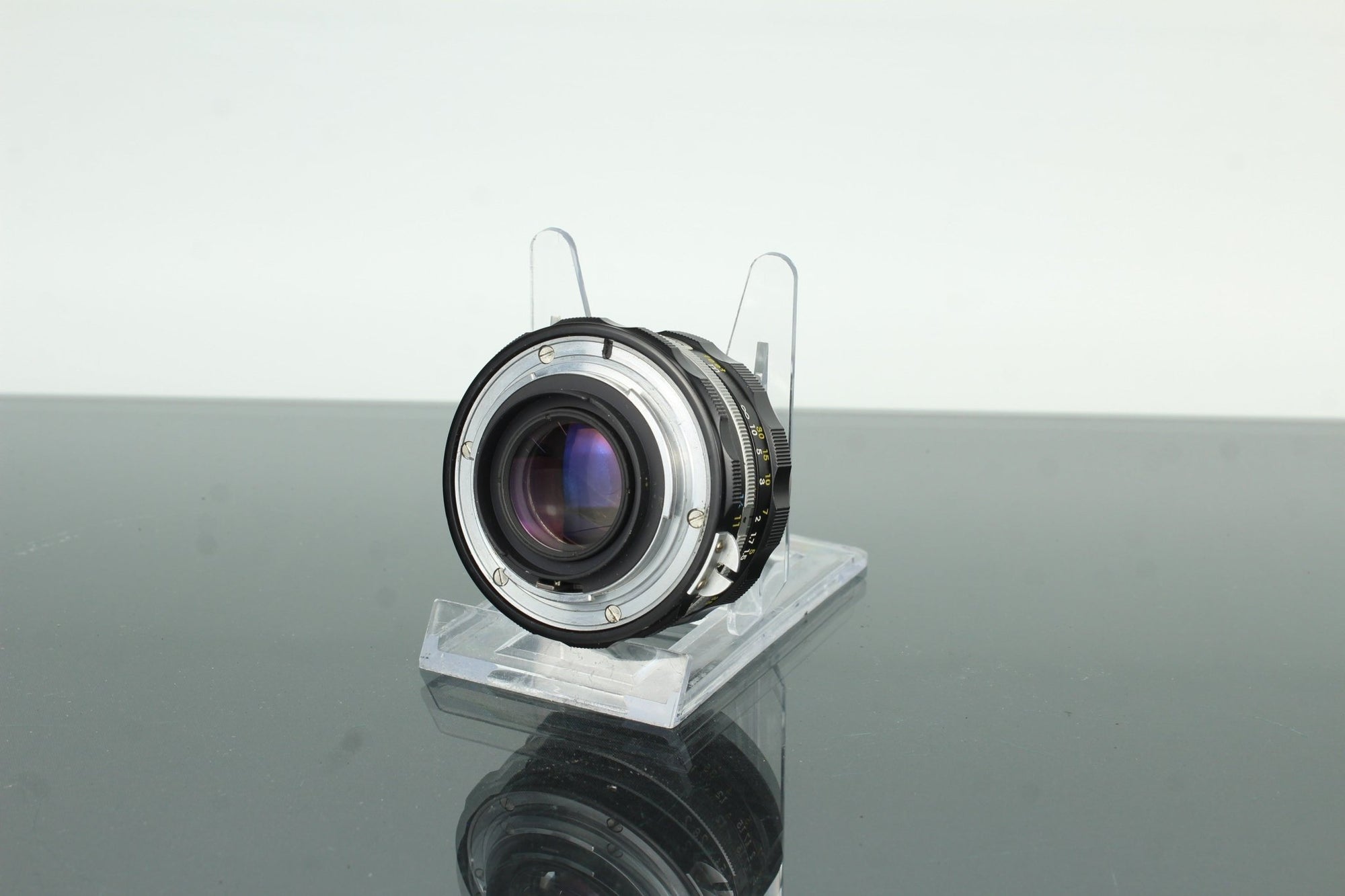 Nippon Kogaku NIKKOR - H Auto 50mm f/2 - Dutch|Thrift