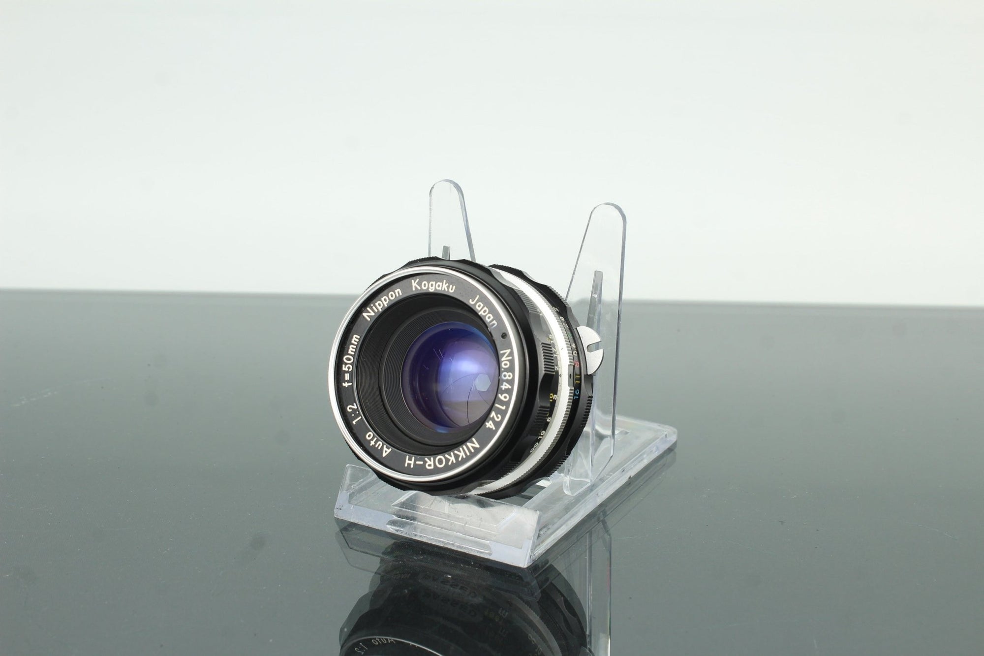 Nippon Kogaku NIKKOR - H Auto 50mm f/2 - Dutch|Thrift