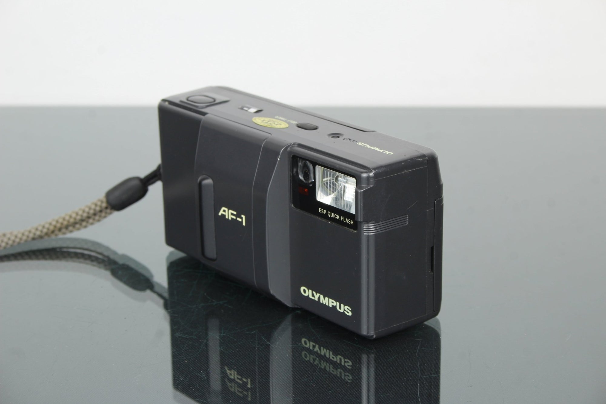 Olympus AF - 1 - Dutch|Thrift