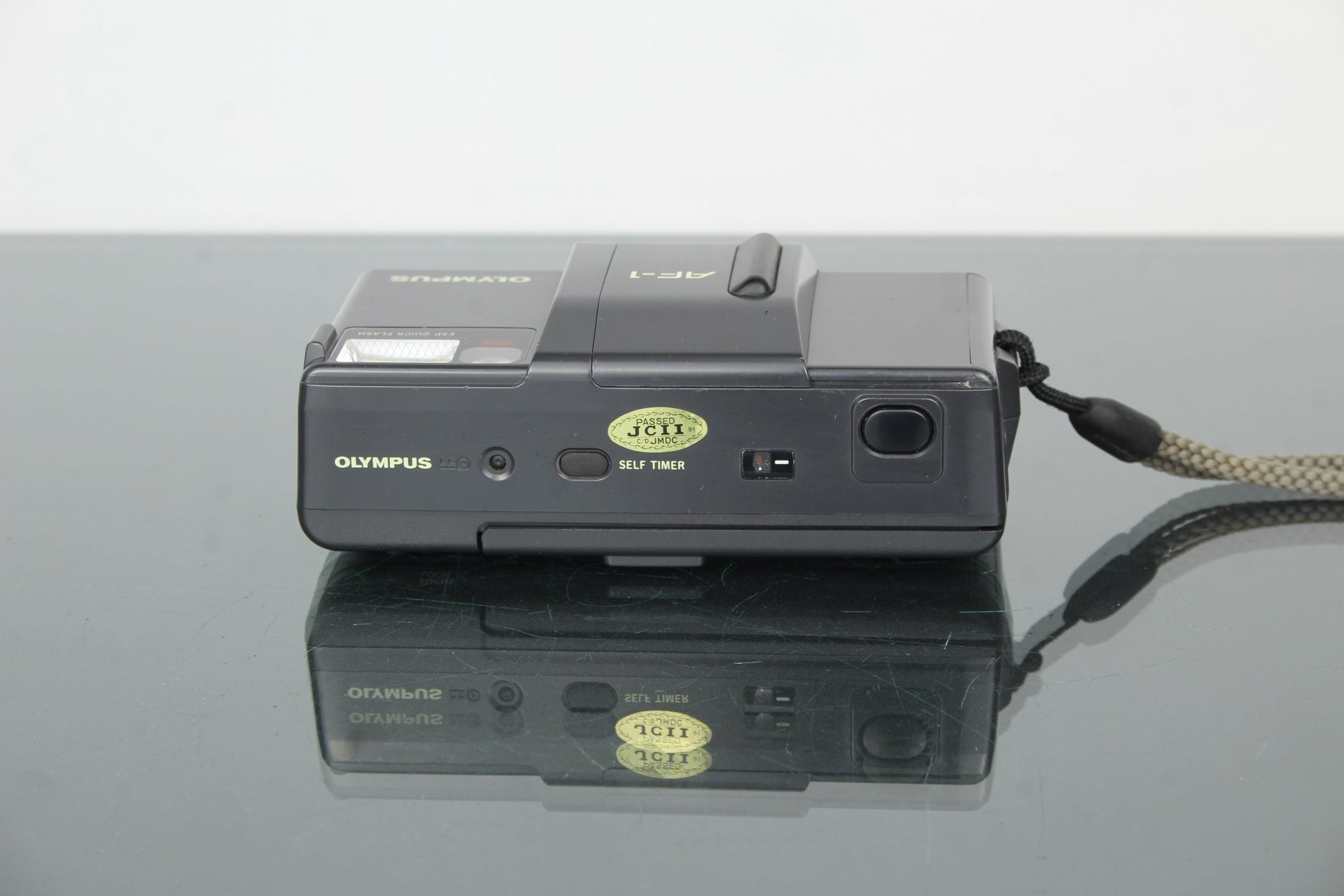 Olympus AF - 1 - Dutch|Thrift