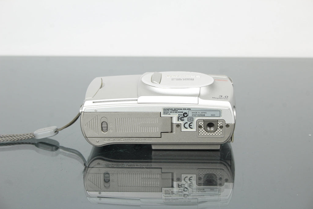 Olympus Camedia C - 300 Zoom - Dutch|Thrift