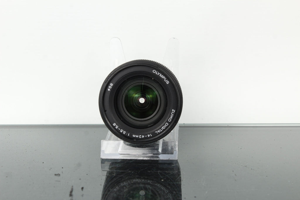 Olympus D 14 - 42mm 1:3.5 - 5.6 - Dutch|Thrift